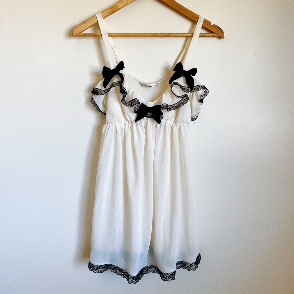 Victoria’s Secret Babydoll Bow & Lace Ruffled Chemise Lingerie Night Dress